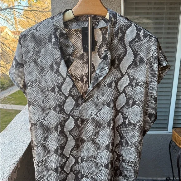 ORTTU, large,Snake Print asymmetrical Shirt for Men - Picture 9 of 12